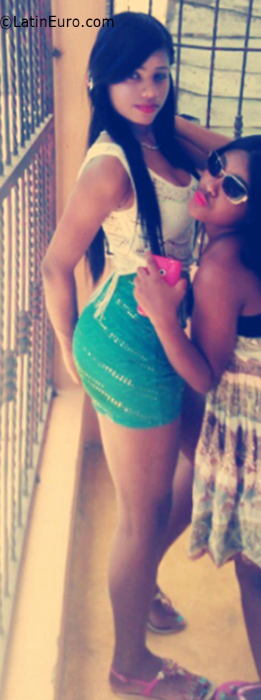 Date this funny Dominican Republic girl Yesenia from Santiago DO25906