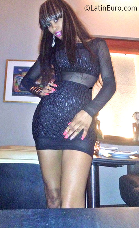 Date this attractive Dominican Republic girl Myriam Nikita from Santo Domingo DO25919
