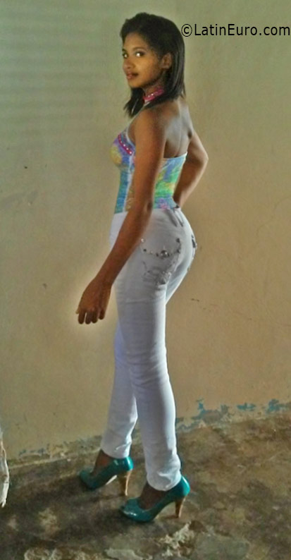 Date this fun Dominican Republic girl Mariela from Santo Domingo DO25920