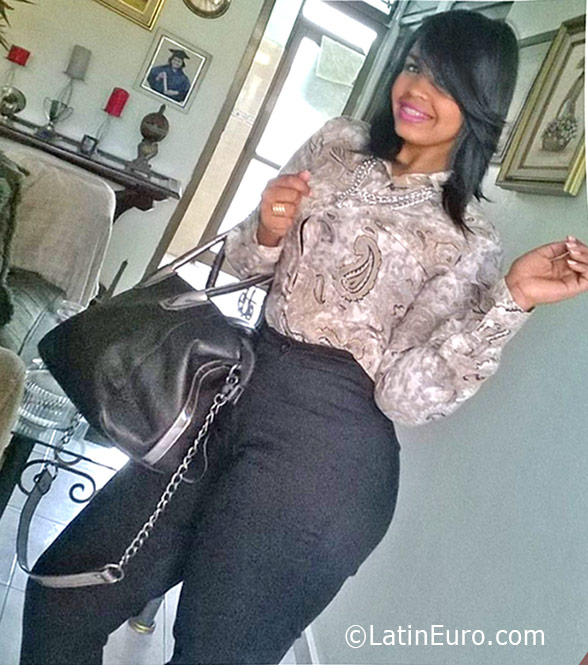 Date this good-looking Dominican Republic girl Katherine from Santo Domingo DO25951