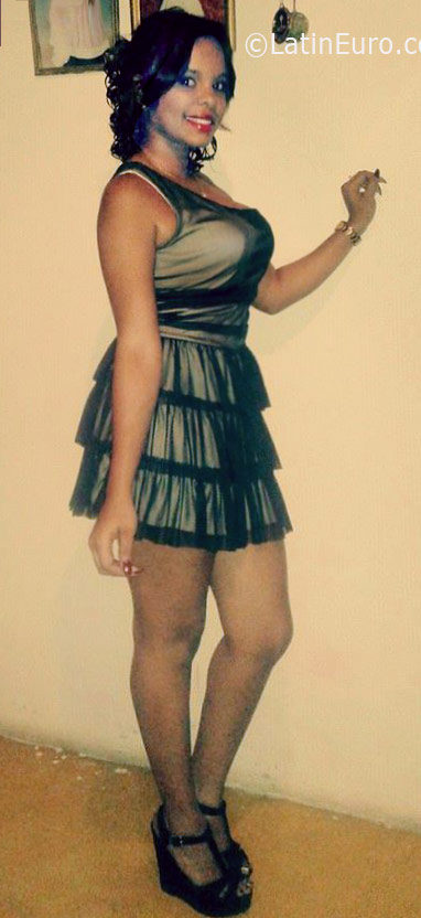 Date this hot Dominican Republic girl Miguelina from Santo Domingo DO25964