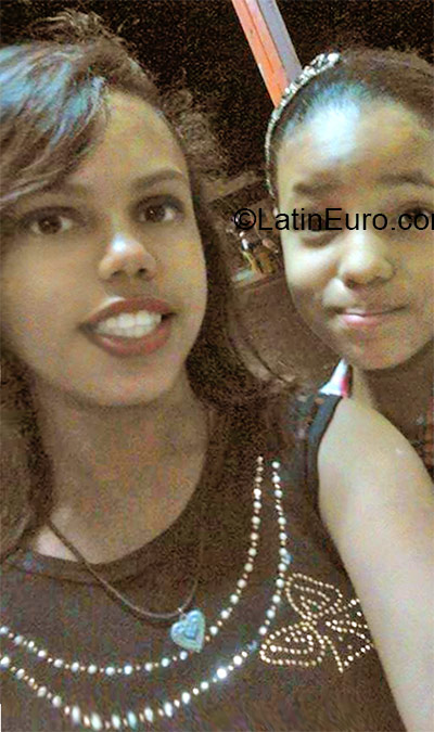 Date this lovely Brazil girl Crislane from Sao Luis BR9686