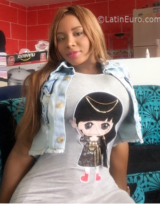Date this cute Colombia girl Natacha from Medellin CO19048