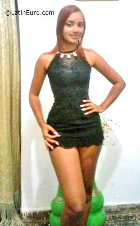 Date this athletic Dominican Republic girl Mia from Puerto Plata DO26027