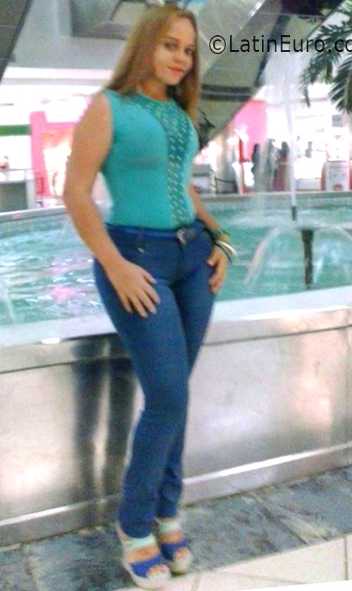 Date this sultry Dominican Republic girl Yulisa from Santiago DO26052