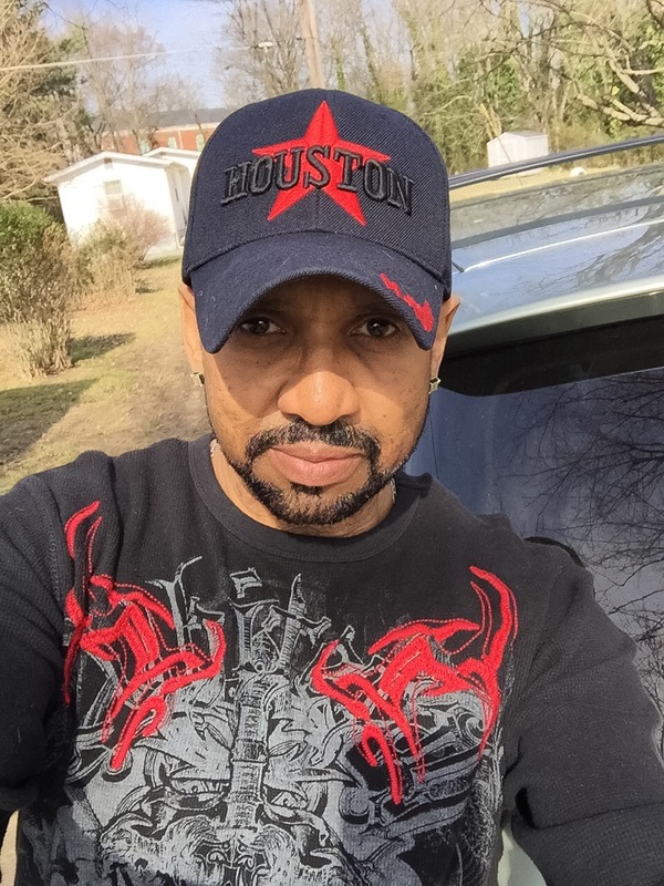 Date this delightful United States man Milton from Clarksville US17441