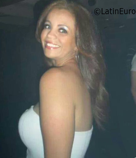 Date this nice looking Brazil girl Alessandra from Sumare BR9725