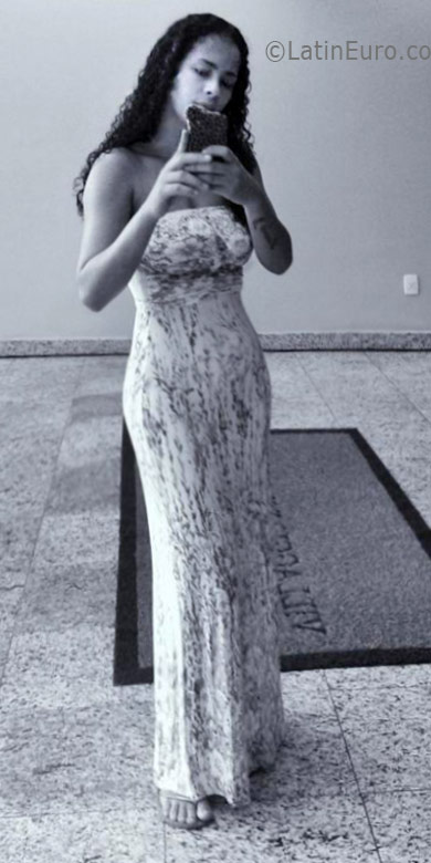 Date this lovely Brazil girl Tais from Sao Paulo BR9698