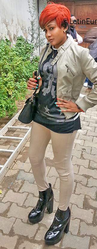Date this tall United States girl Sonia from New York City US17468