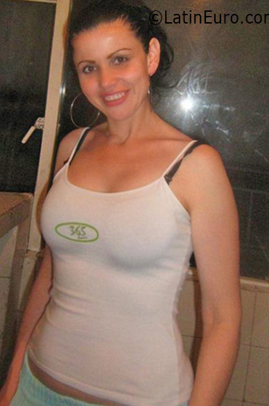 Date this good-looking Colombia girl Meliza from Bogota CO19103