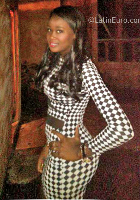 Date this athletic Dominican Republic girl Yaniris from Santo Domingo DO30062