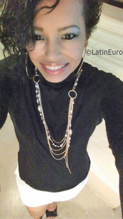 Date this athletic United States girl Wendy from Brooklyn US17494