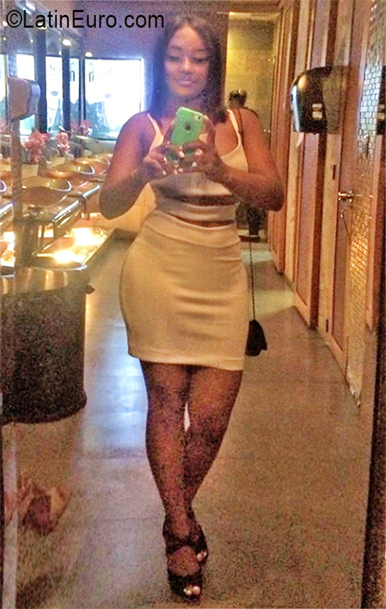 Date this hot Dominican Republic girl Virgie from Santiago DO26235
