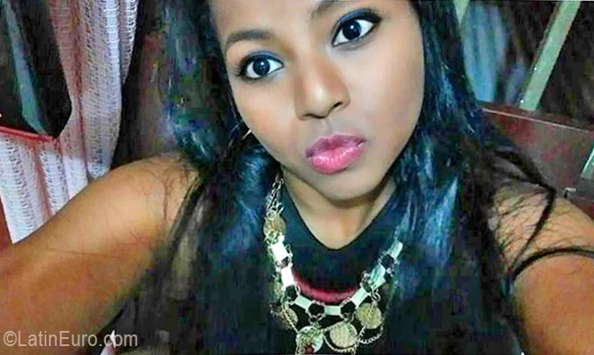 Date this georgeous Colombia girl ANGIE from Cali CO19198