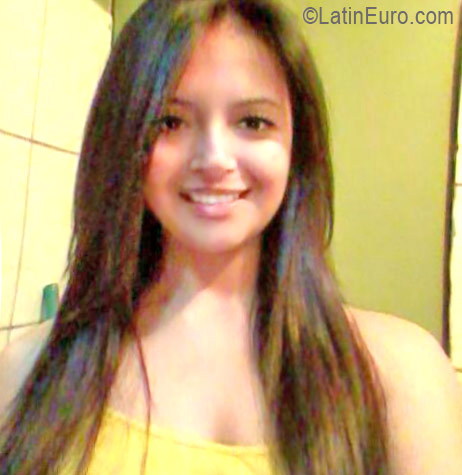 Date this attractive Honduras girl Saydi from Tegucigalpa HN2243