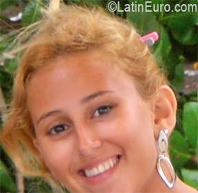 Date this good-looking Brazil girl Clara from Goiania BR9744