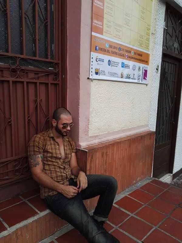 Date this hard body Colombia man Jhon estiven me from Medellin CO19256