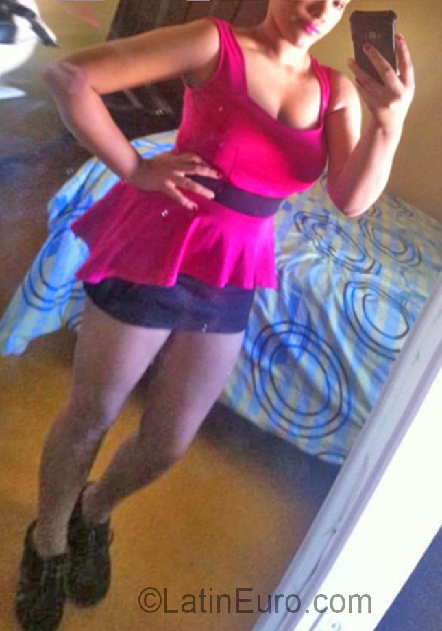 Date this attractive Dominican Republic girl Idiany from Santiago DO26314