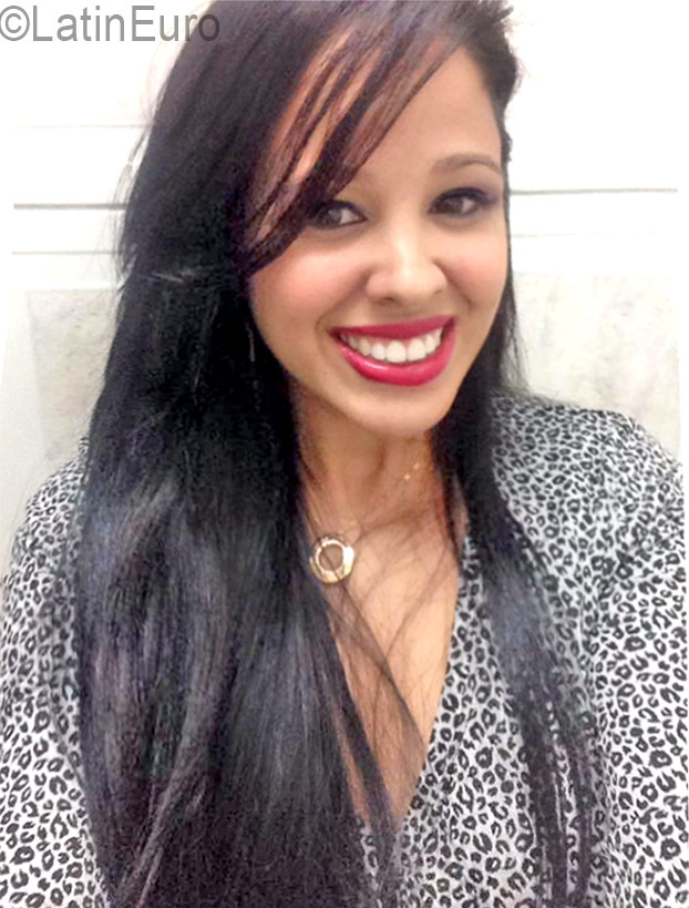 Date this athletic Brazil girl Jessica from Sao Paulo BR9749