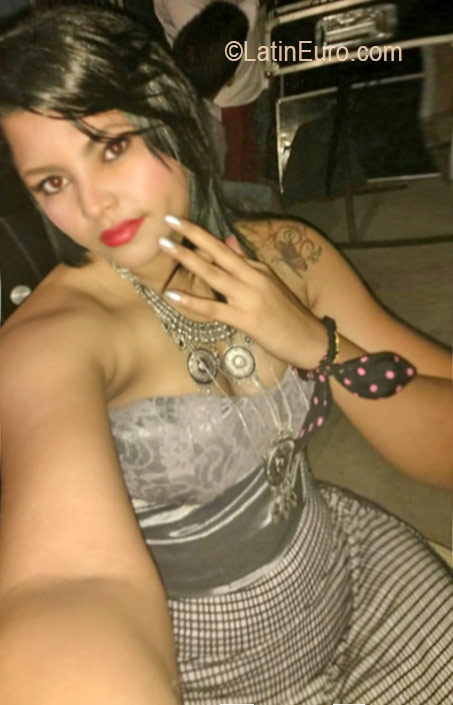 Date this sensual Colombia girl KATYA from Barranquilla CO19267