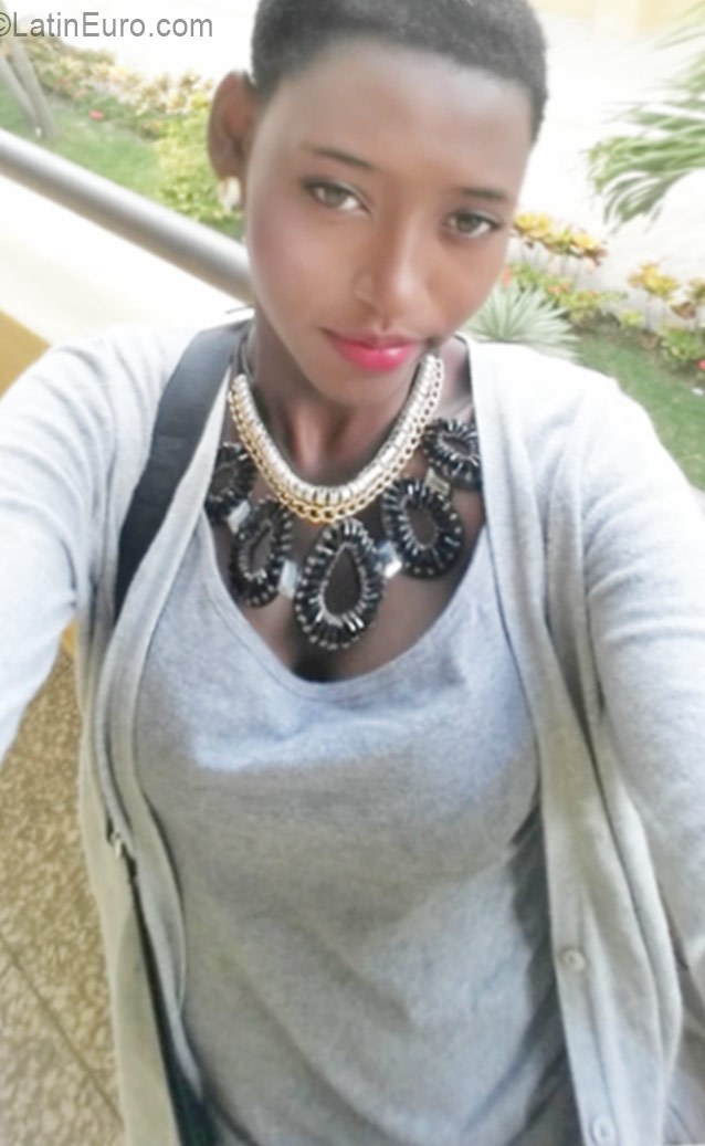 Date this voluptuous Dominican Republic girl Anamaria from La Romana DO26335