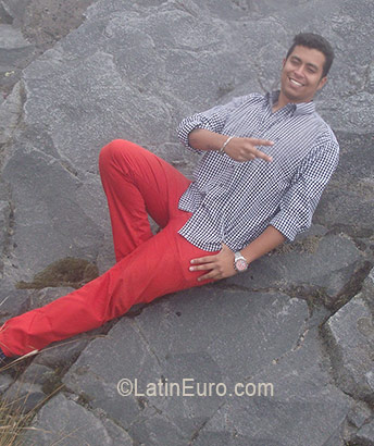 Date this passionate Colombia man Julian from Manizales CO19337