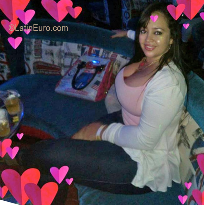 Date this fun Colombia girl Monica from Cali CO19377