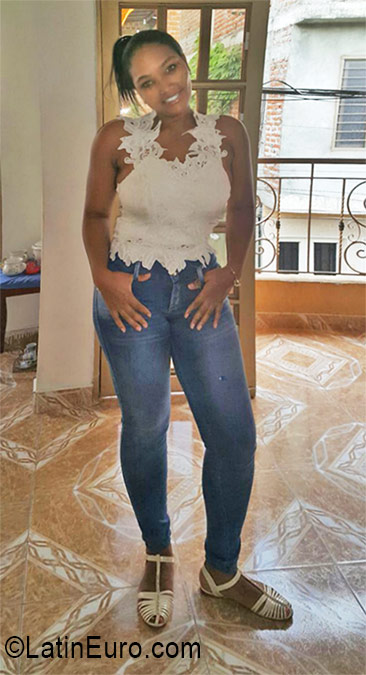 Date this exotic Colombia girl Leidy from Guacari CO19378