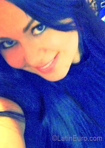 Date this sensual United States girl Martha from Hollywood US17570