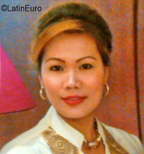 Date this young United Arab Emirates girl Maribeth from Dubai AE49