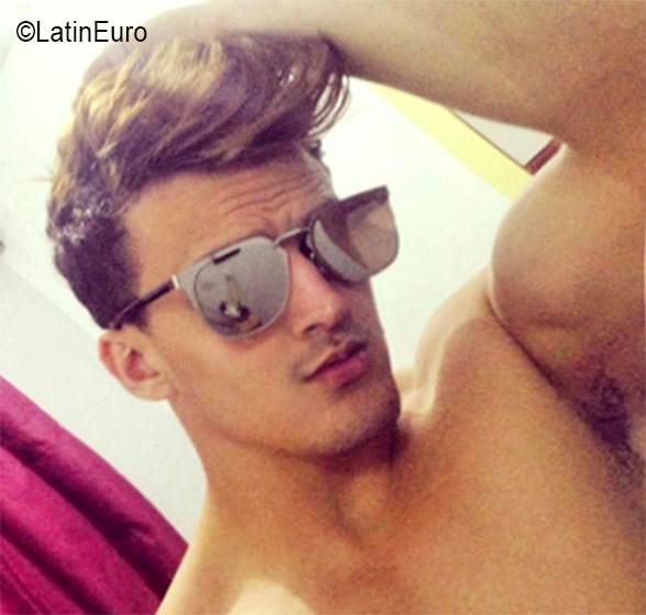Date this charming Brazil man Luis Caio from Sao Paulo BR9763