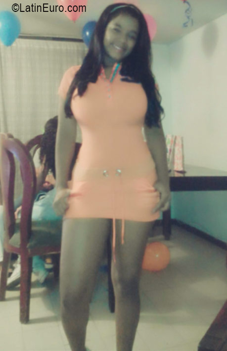 Date this cute Colombia girl Michel from Cali CO19472