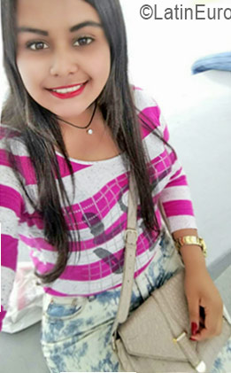 Date this charming Honduras girl Jenny from Tegucigalpa HN2266