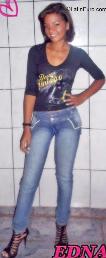 Date this passionate Brazil girl Edna from Brasilia BR9772