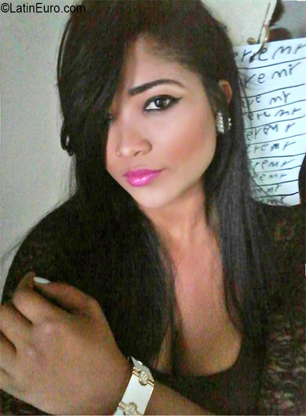 Date this sultry Dominican Republic girl Rosana from Higuey DO26559