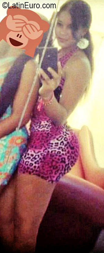 Date this tall Dominican Republic girl Kasmiry from Santo Domingo DO26566