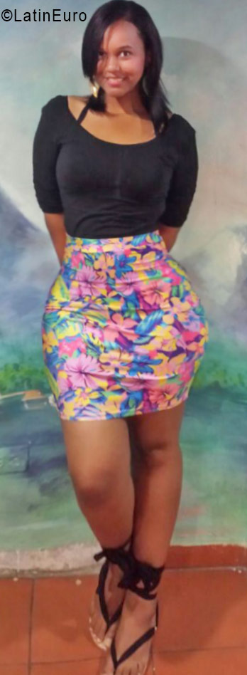 Date this tall Dominican Republic girl Zuleica from Santo Domingo DO26589