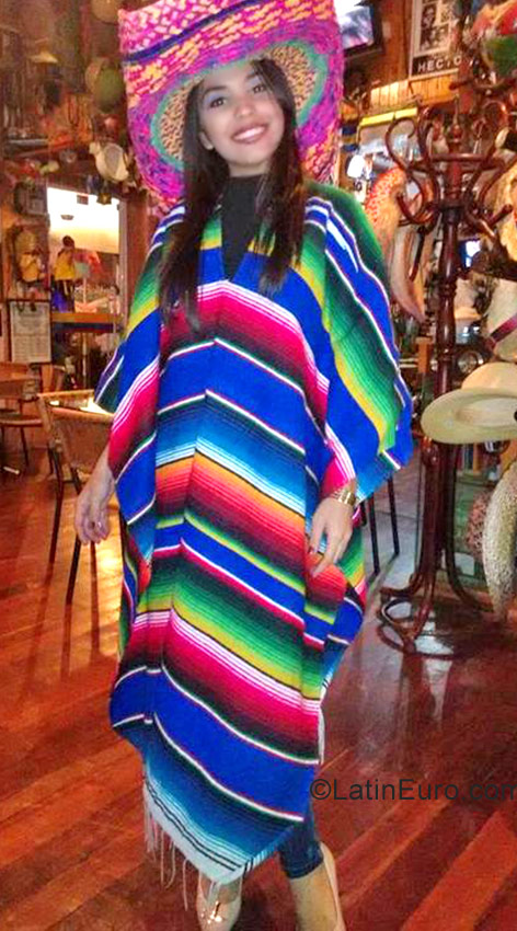 Date this athletic Colombia girl Luz adriana from Santa Marta CO19581