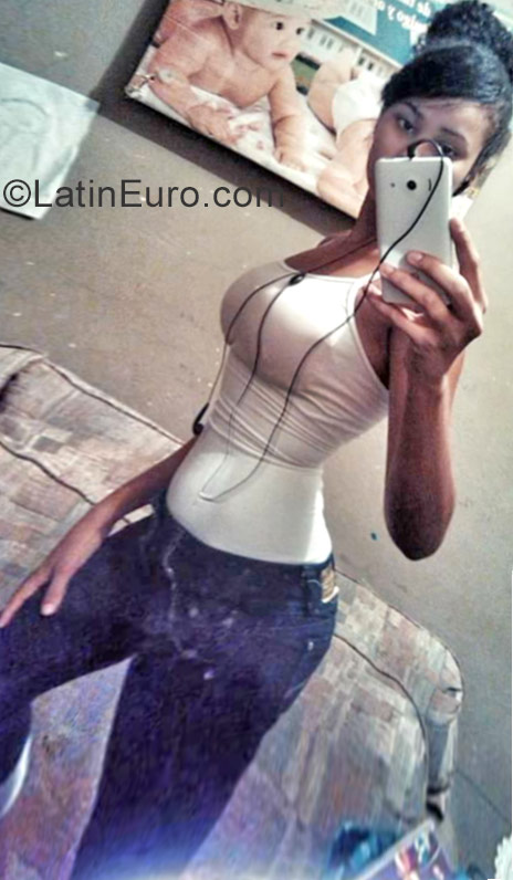 Date this charming Honduras girl Maria from La Ceiba HN2274