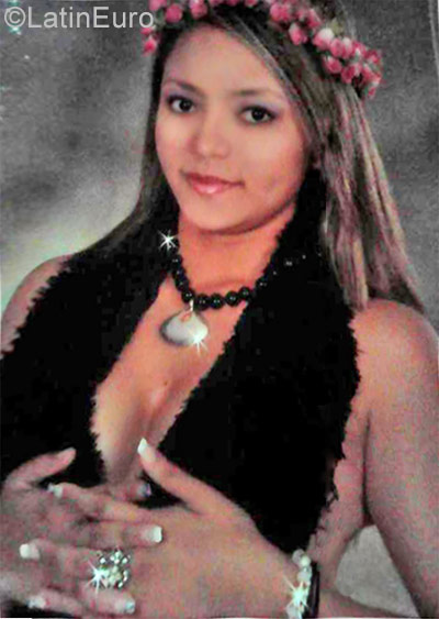 Date this beautiful Colombia girl Paola from Cali CO19597