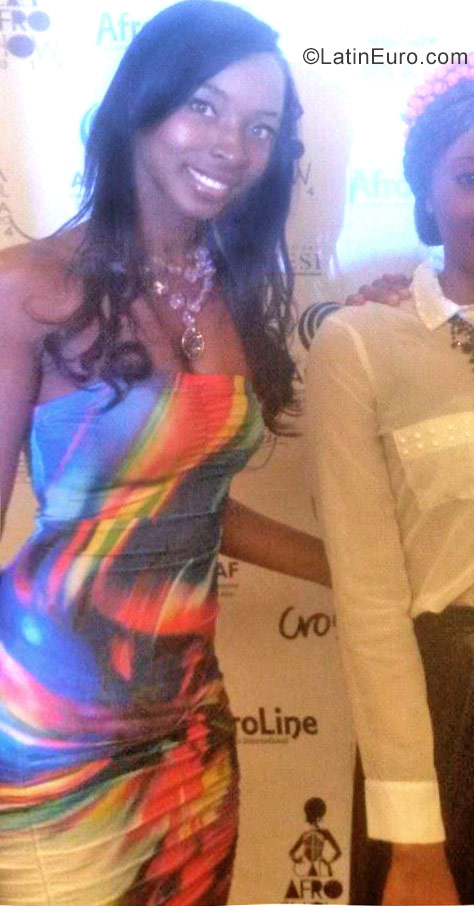 Date this exotic Colombia girl Yoli from Cali CO19622