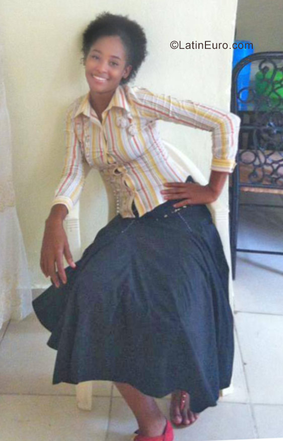 Date this young Dominican Republic girl Maria from Santo Domingo DO26752