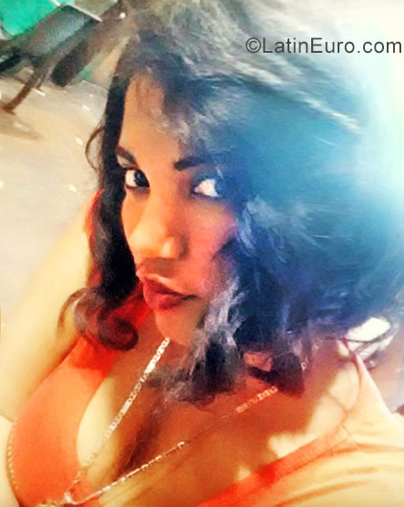 Date this tall Dominican Republic girl Anglica from Mao DO26808