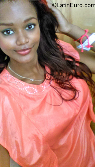 Date this lovely Dominican Republic girl Samy from Higuey DO26831