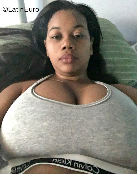 Date this hot United States girl Indi from New York US17699