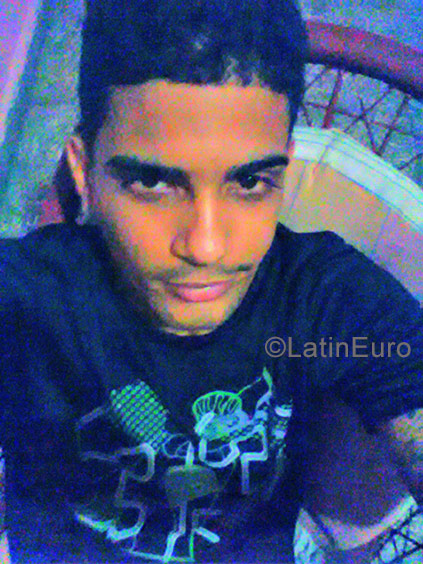 Date this happy Dominican Republic man Brian from San Pedro de Macoris DO26843