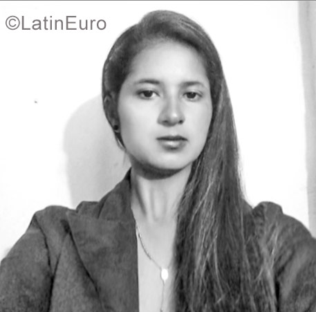 Date this charming Colombia girl Andrea from Bogota CO19737