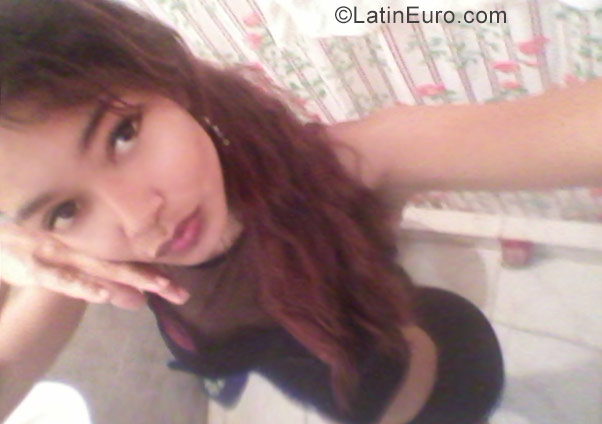 Date this young Colombia girl Monica from Cali CO19741