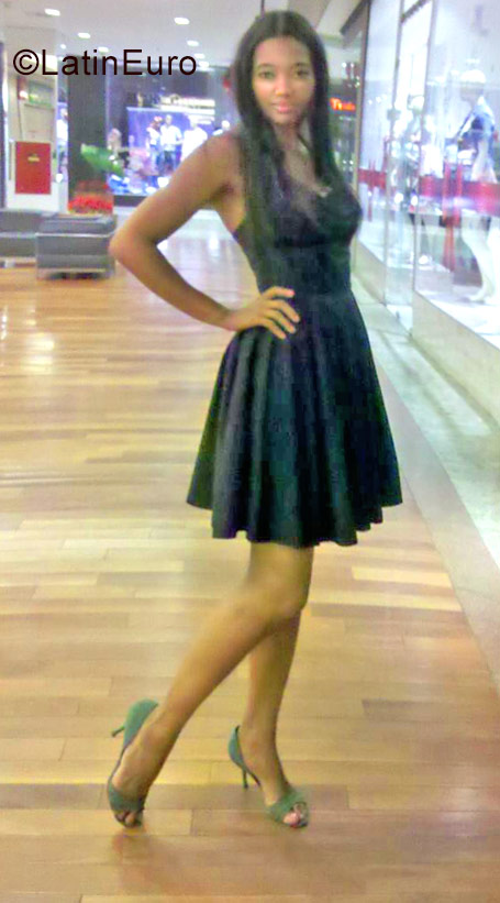 Date this gorgeous Brazil girl Josiclena from Brasilia BR9838