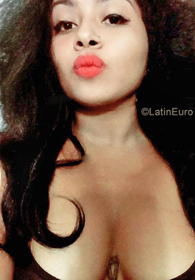 Date this charming Colombia girl Vanessa from Bogota CO19827